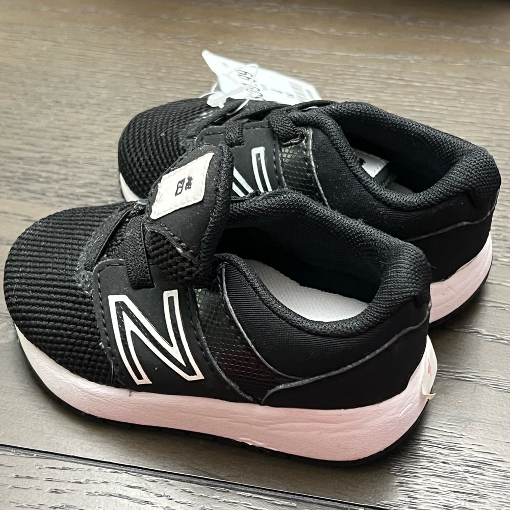 NWT - Toddler Black New Balance sneakers